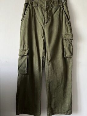 TNA Aritzia women Olive Green Cargo Pants